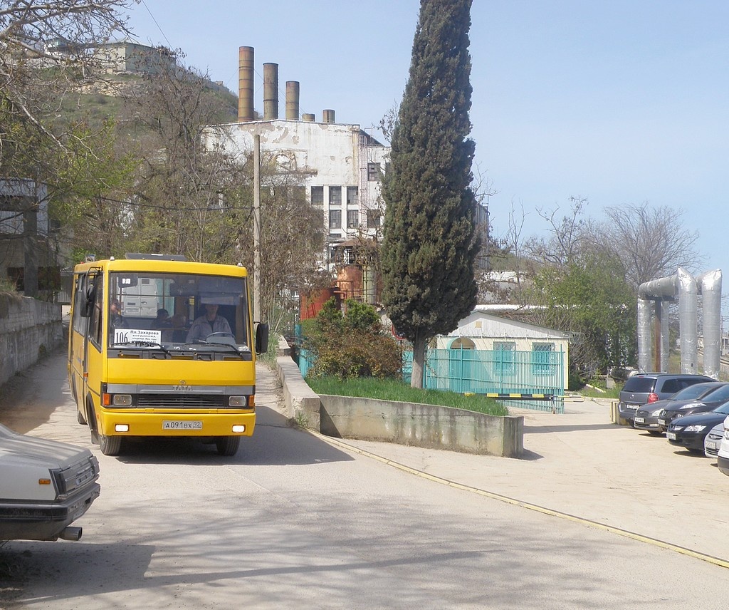 Апрель 2022. Автобус у Севастопольской ТЭЦ.