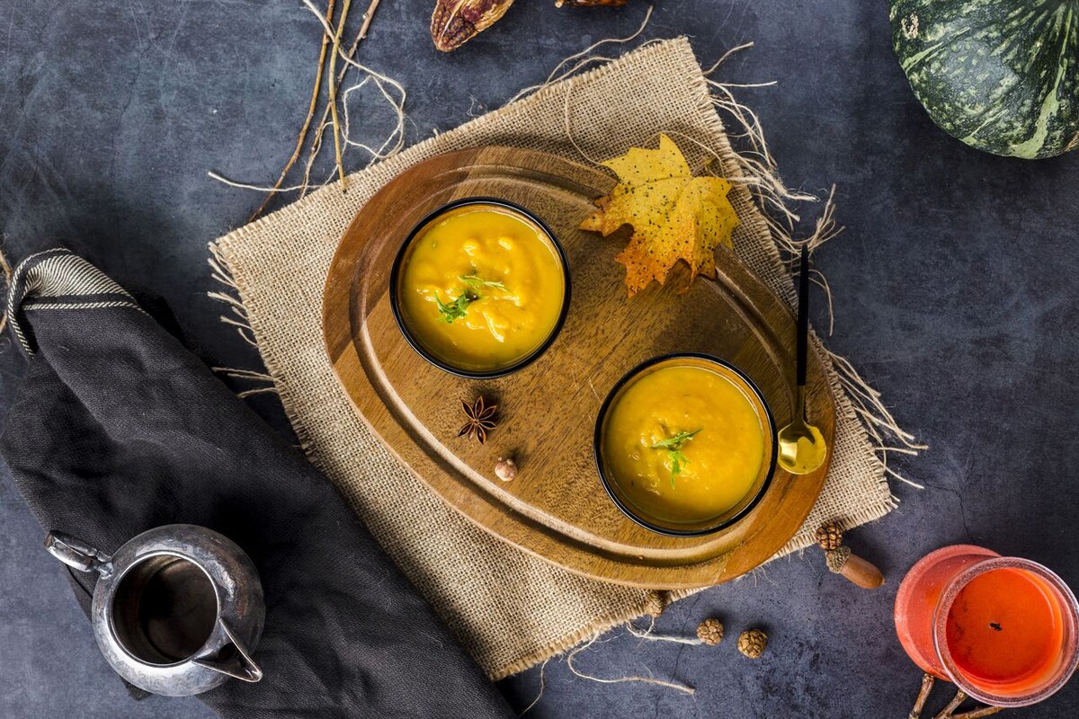 Тыквенный суп на Хэллоуин. Фото Freepik.