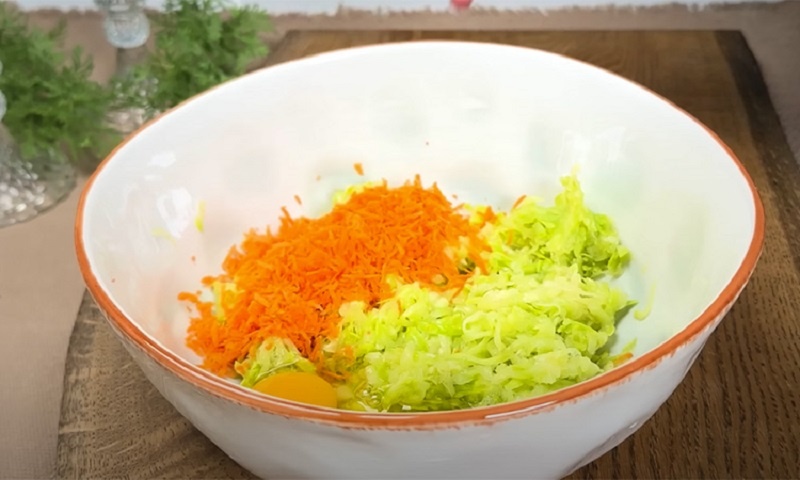 Котлеты из кабачков и овсянки: летний хит без мяса