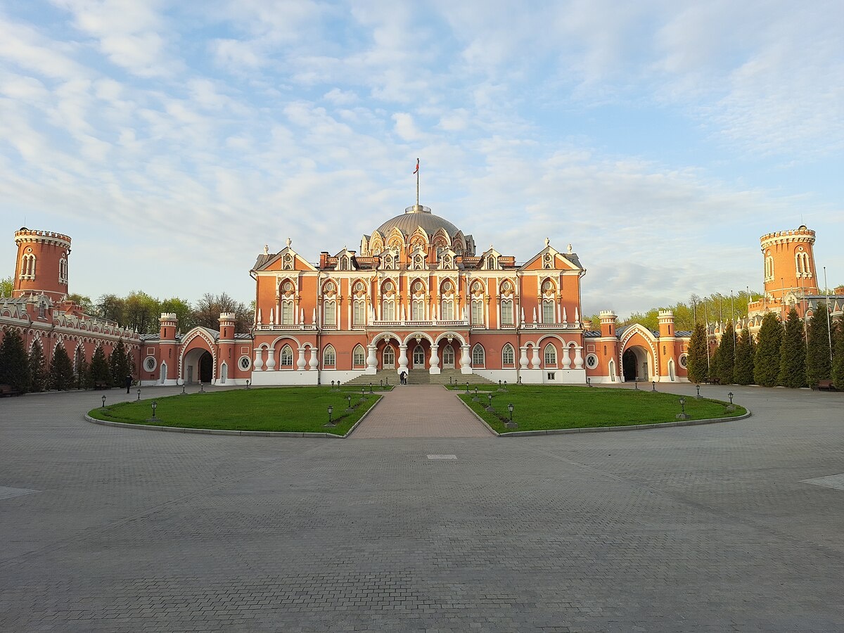 Петровский путевой дворец. Фото: Wikimedia Commons / MBH, CC BY-SA 4.0