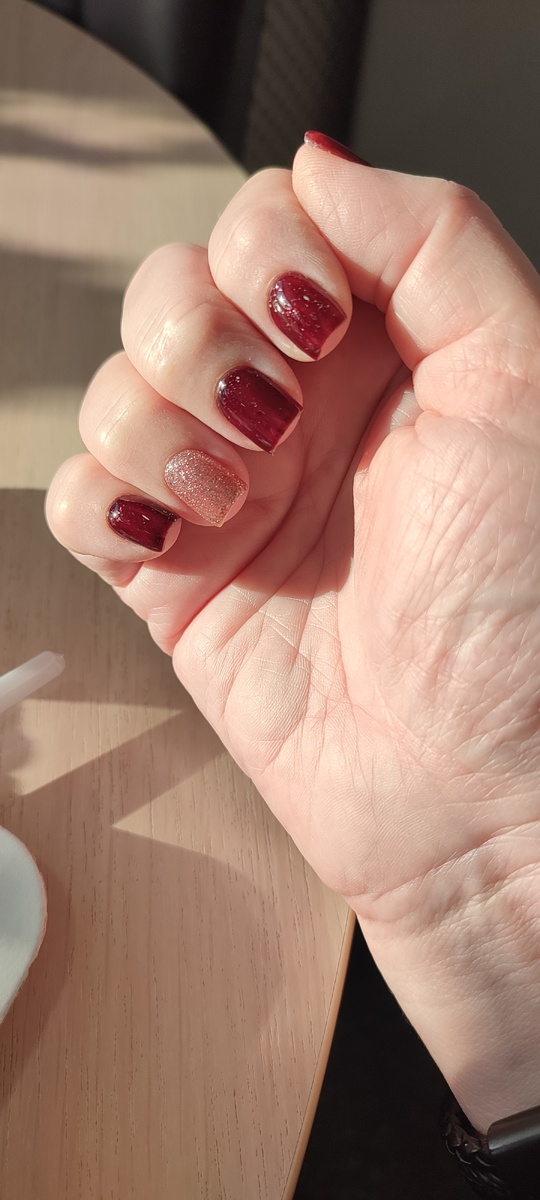 Снимок автора. Денежный маникюр💅