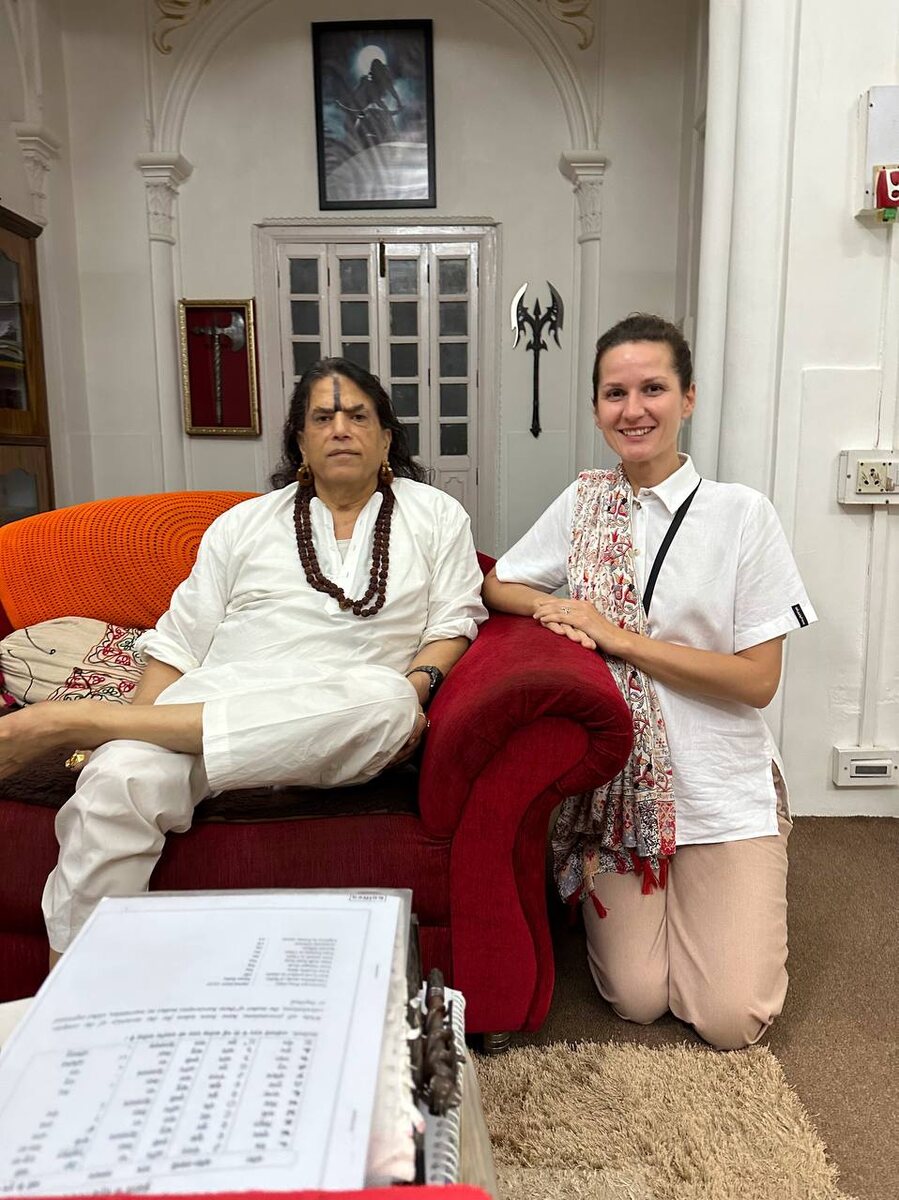 Шри Шайлендра Шарма с ученицей Настей