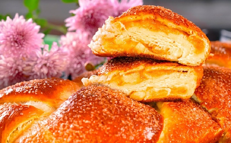 Осенняя плетёнка с яблоками: нежный пирог, который влюбляет с первого кусочка