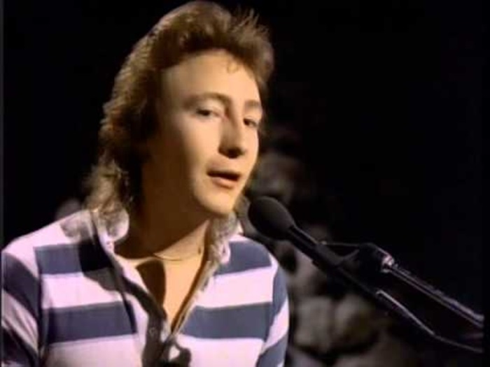 Кадр из ролика на песню "Too Late for Goodbyes"
