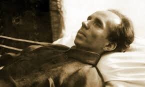 Николай Островский. Мне очень нравится это фото. Он здесь очень красивый