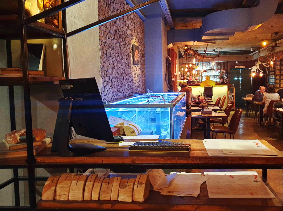 Общий вид зала ресторана "Аляска"