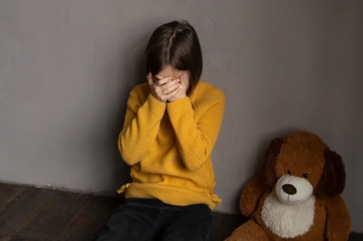    Не кормила и унижала?