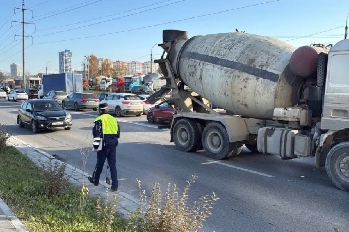    На окраине Екатеринбурга три человека травмировались в ДТП
