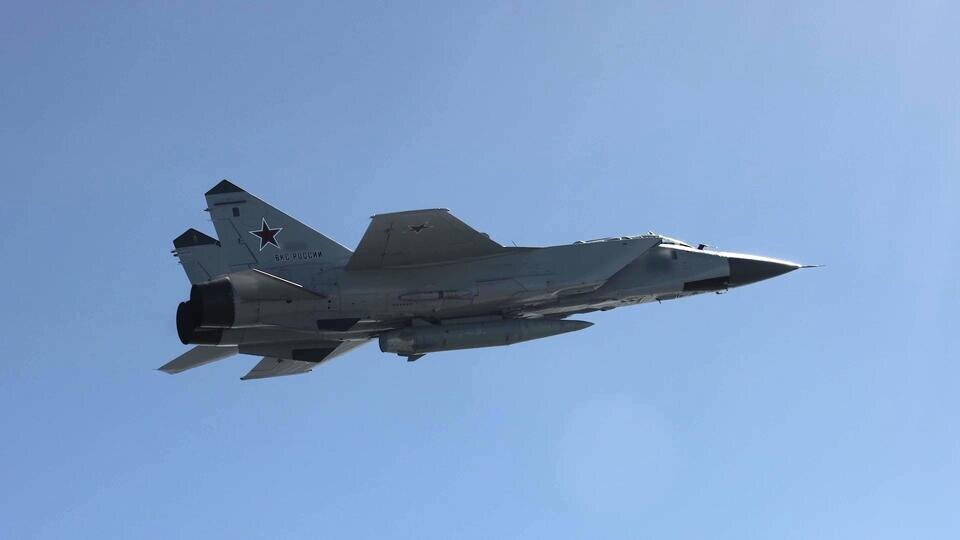     MWM: российские МиГ-31 с модернизированными ракетами "Кинжал" обошли ПВО Украины РИА Новости/Пресс-служба Минобороны РФ