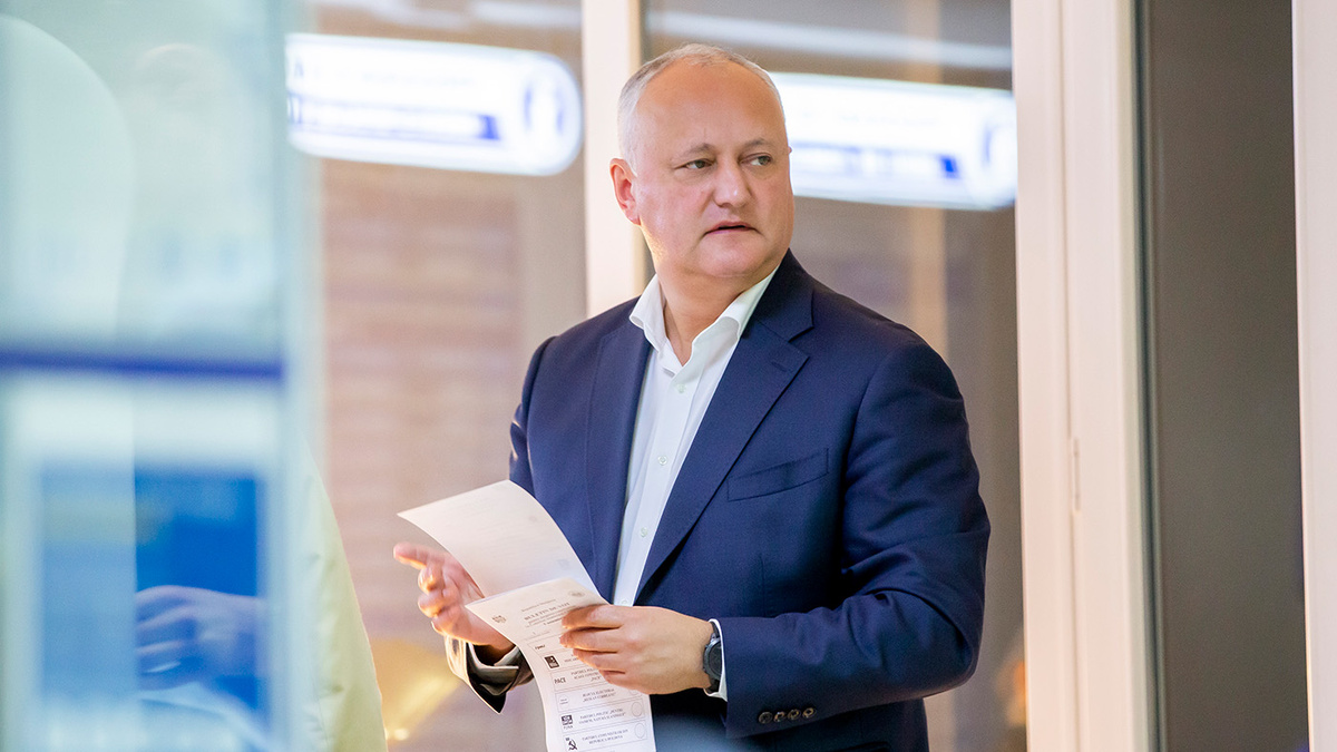   Dumitru Doru / EPA / TASS