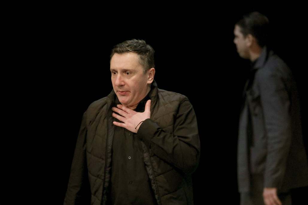 Илья Паньков в спектакле «Art», 2025 г. Фото автора.