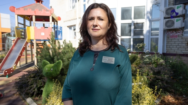    Заведующая отделением по работе с семьёй и детьми Шпаковского центра социального обслуживания Евгения Завялик Фото: Валерия Алтухова / / ИА «Победа26»