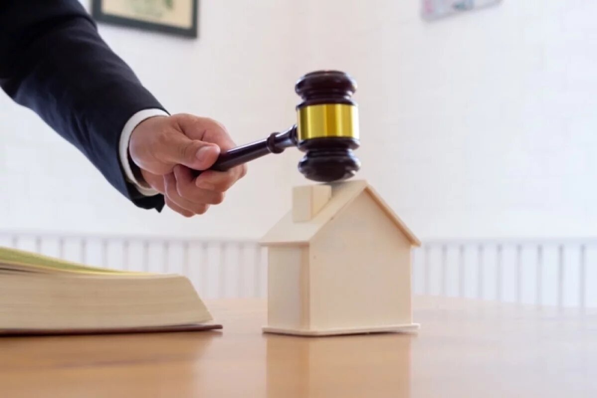    Управлять машиной покойного тоже нельзя — все выданные при жизни доверенности в момент смерти теряют силу.