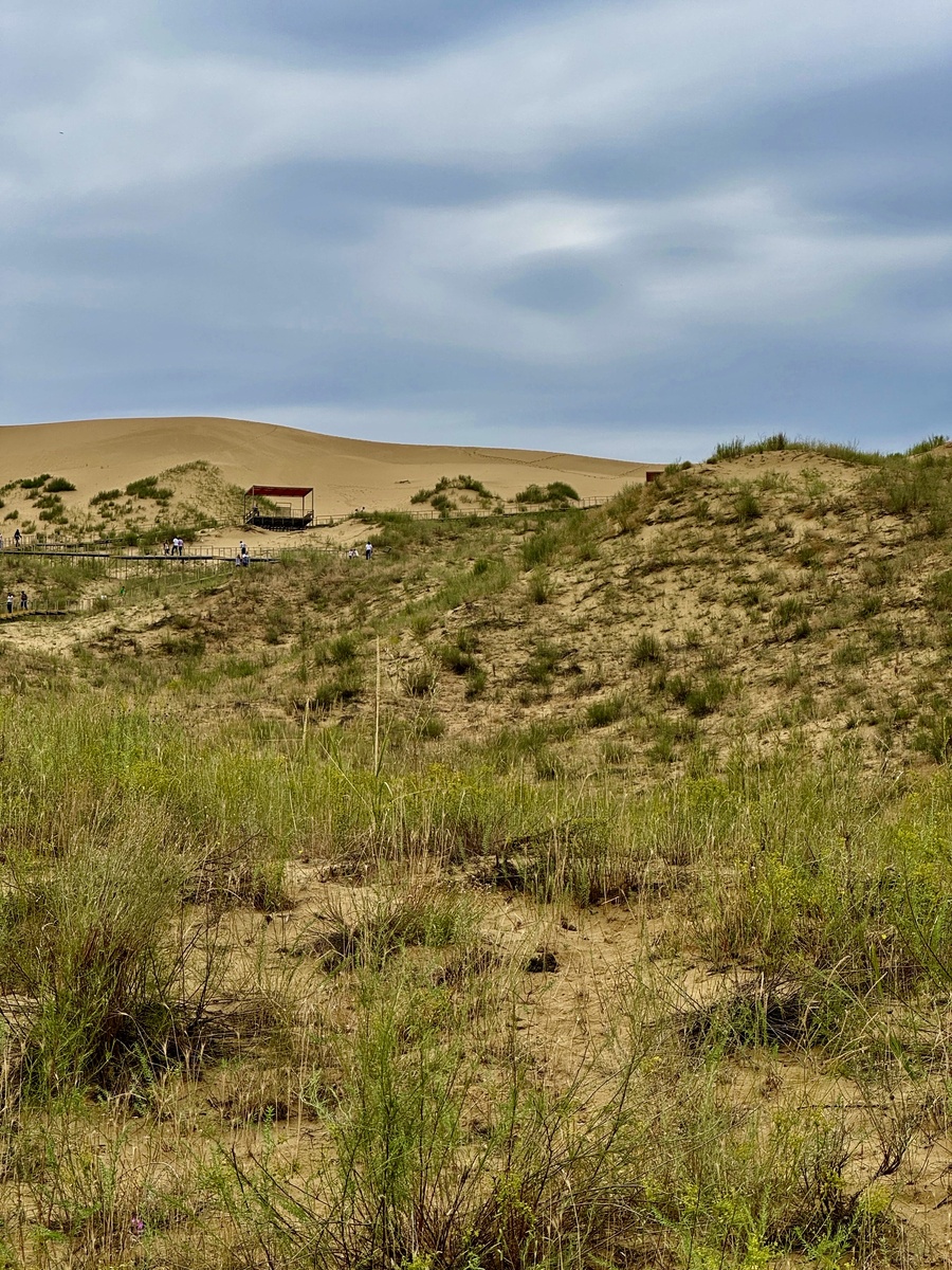 Вид на Сарыкум с долины. Фото автора.