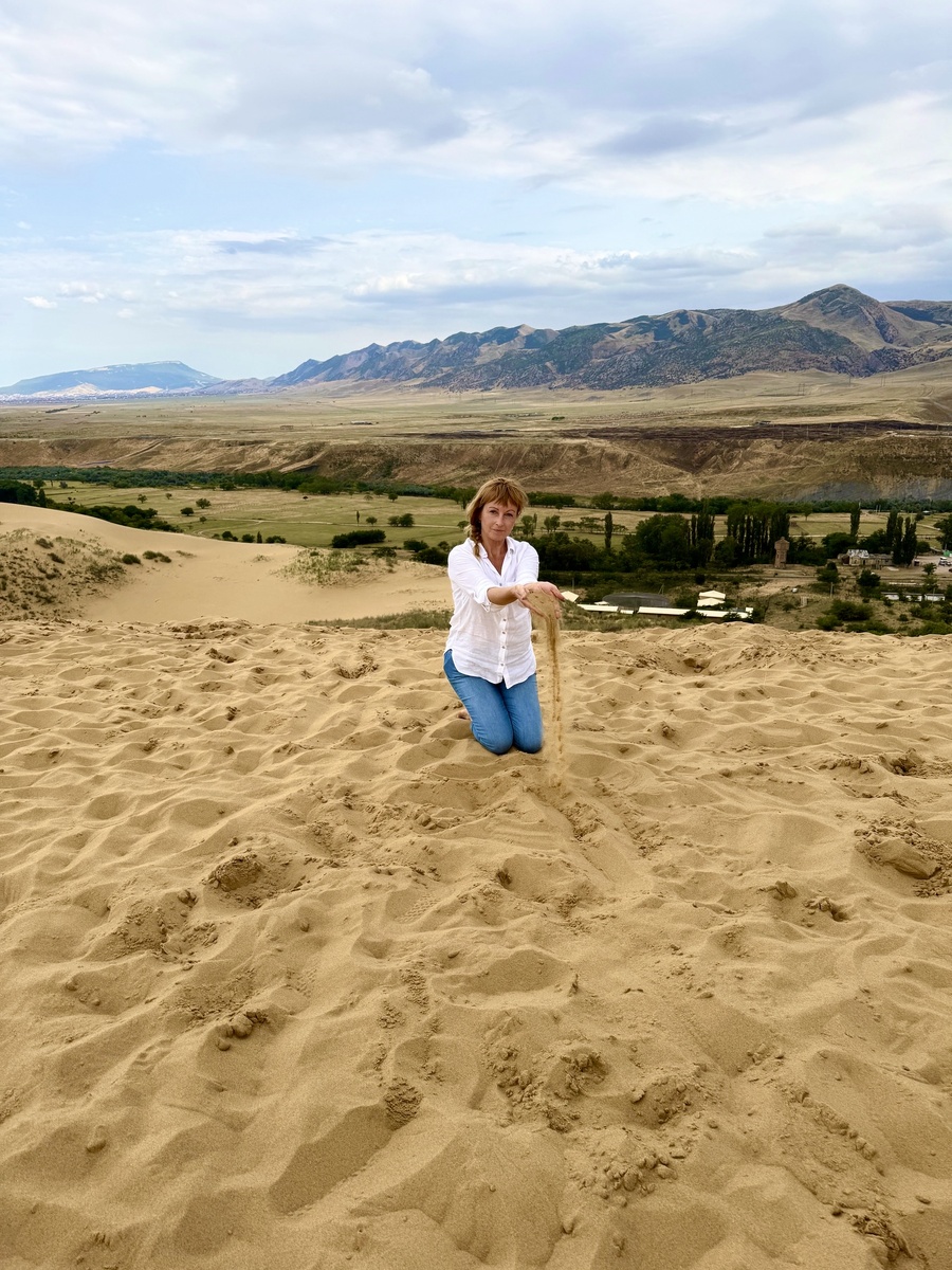 На вершине Сарыкума. Фото автора.