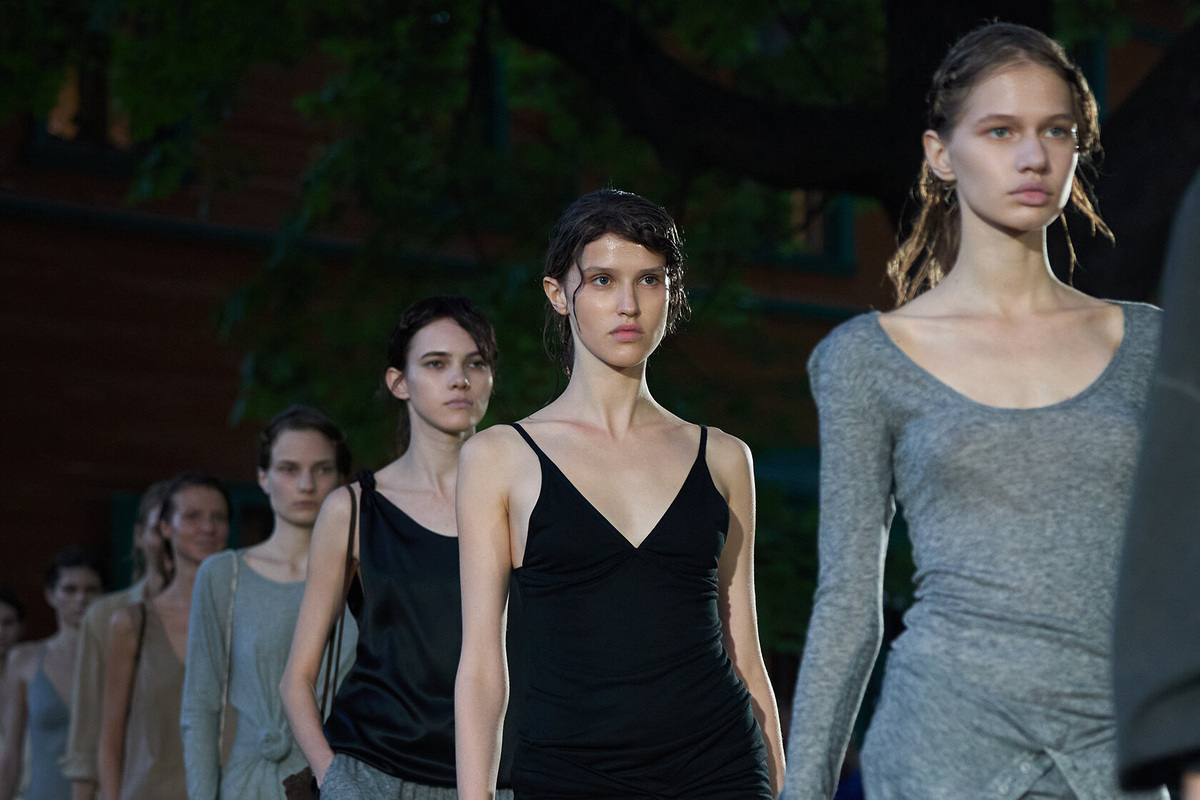     Какая она — мода сегодня? Отвечают дизайнеры-участники Московской недели моды