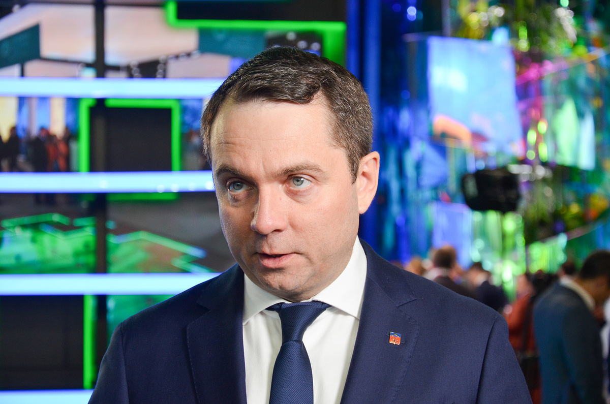 Чибис доложил Матвиенко о сдвигах в реновации воинских гарнизонов в Заполярье.  Фото: Фото: ФедералПресс / Дмитрий Шевалдин