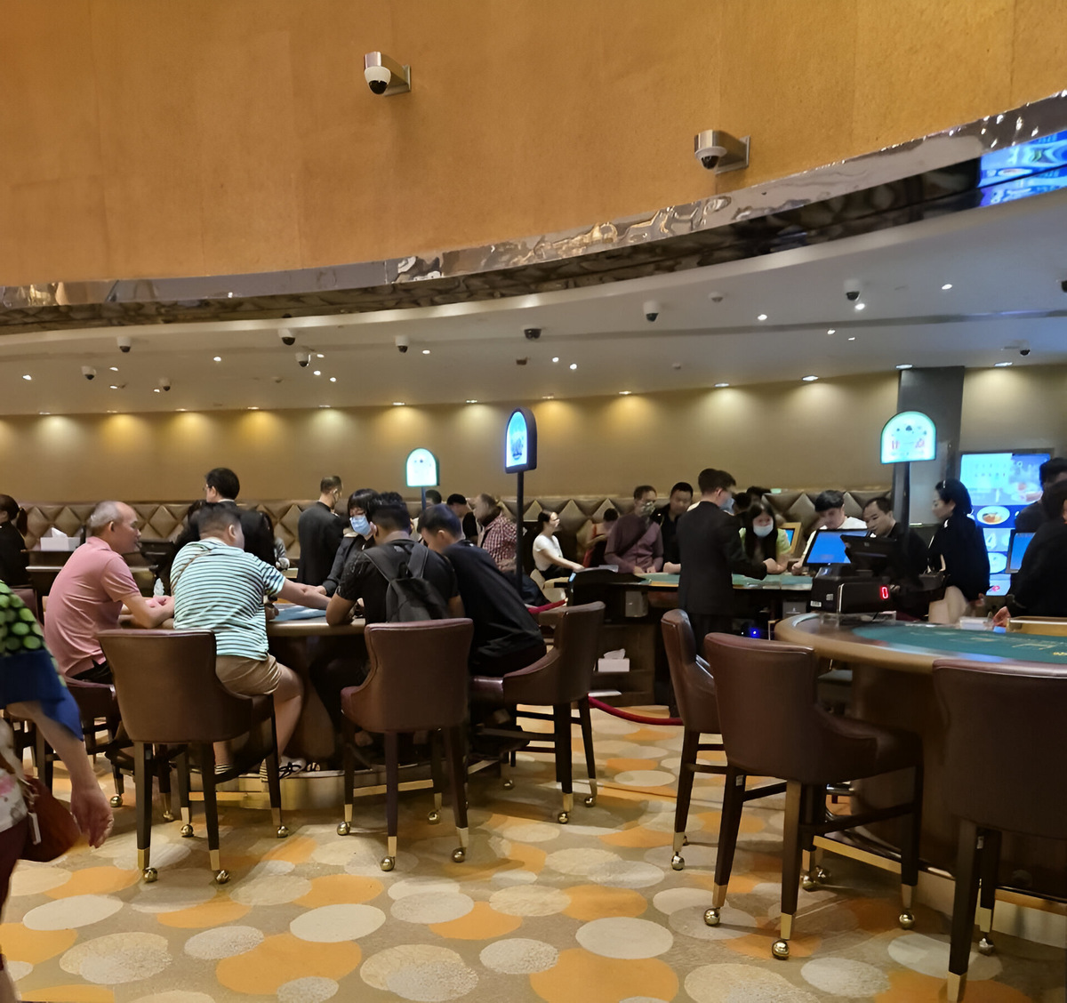 В игровых залах разрешают фотографировать — во всяком случае, если не злоупотреблять. Фото: Елена Титок 