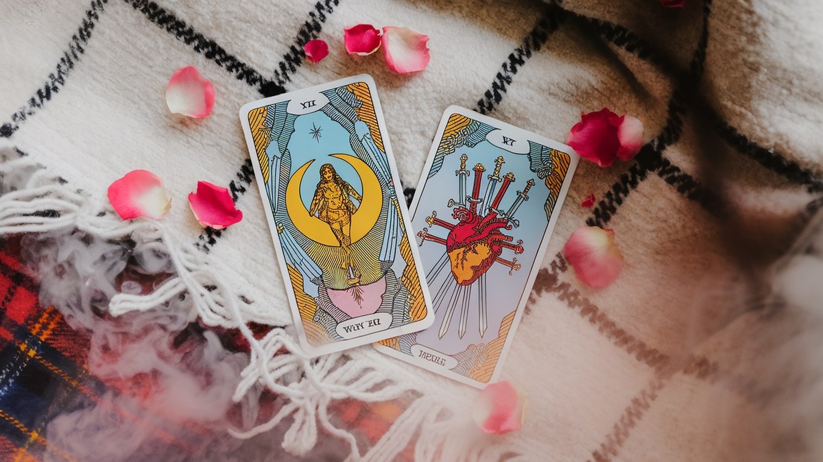 Луна 8 Мечей 