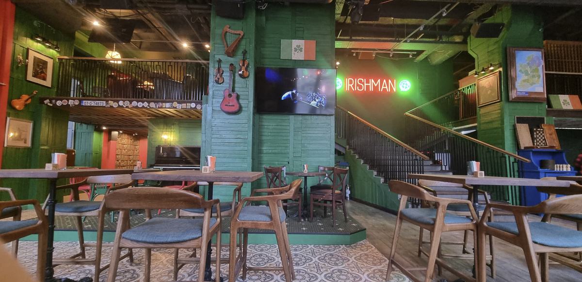 "Irishman", интерьер