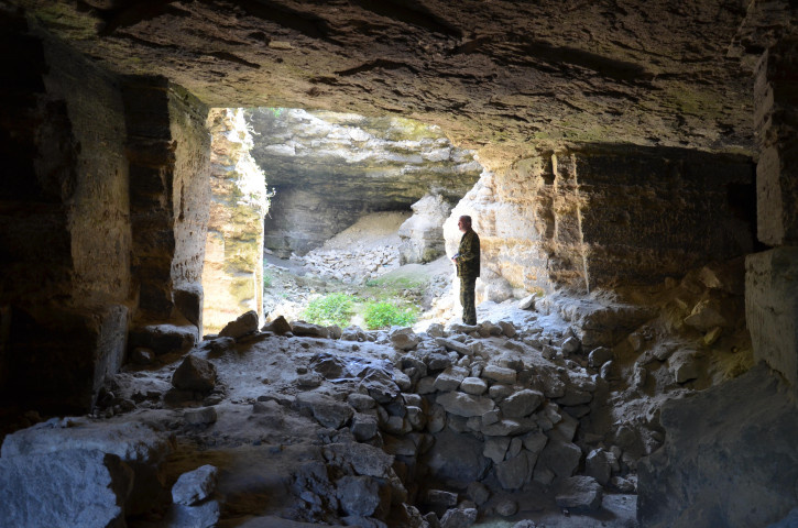 О защитниках Аджимушкая писал журнал «Вокруг света» в № 3 за 1969 г.,  № 8,11 за 1972 г., № 5 и 11 за 1973 г., № 2 за 1974 г. 