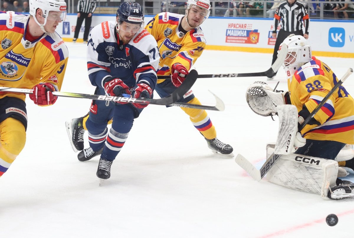    Вернувшийся в строй Денис Орлович-Грудков был заметной фигурой в чемпионском составе горьковчан