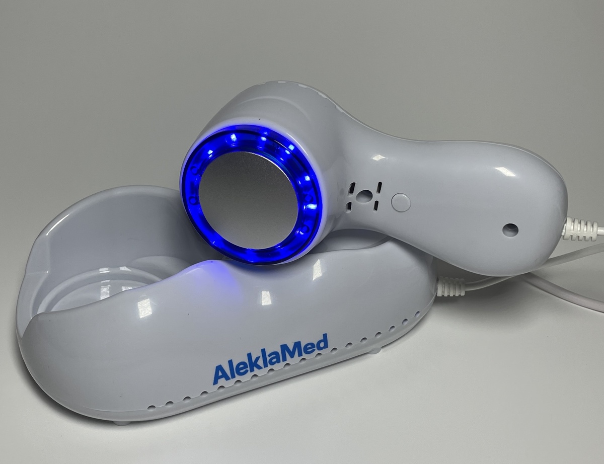 Крио-аппарат для охлаждения кожи перед или после процедуры удаления тату и татуажа