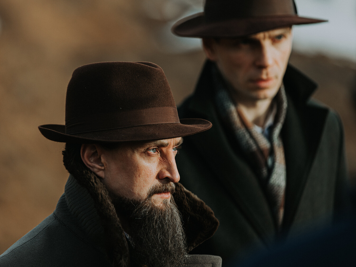 кадры из сериала «Атом»