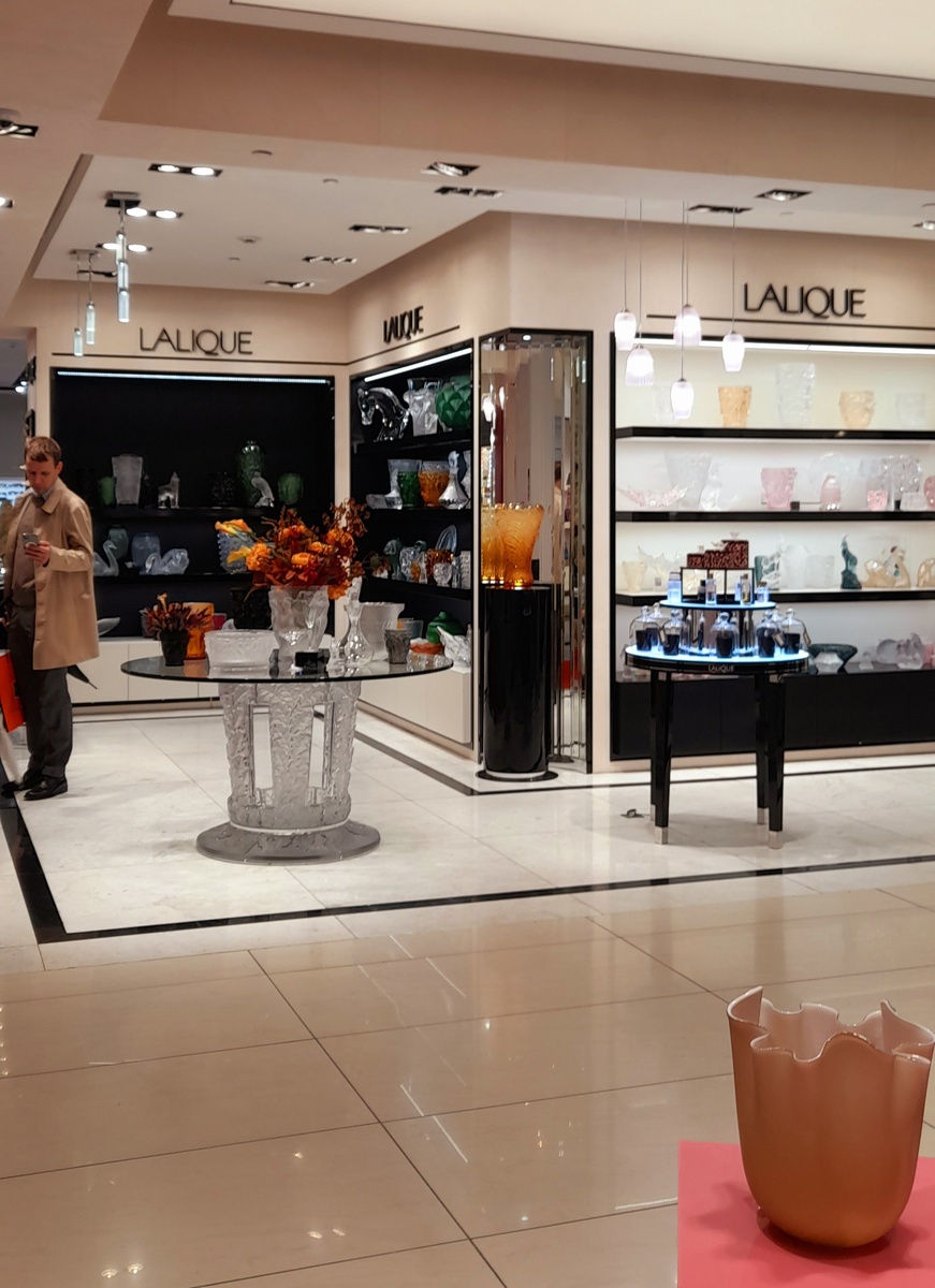 зал с посудой 