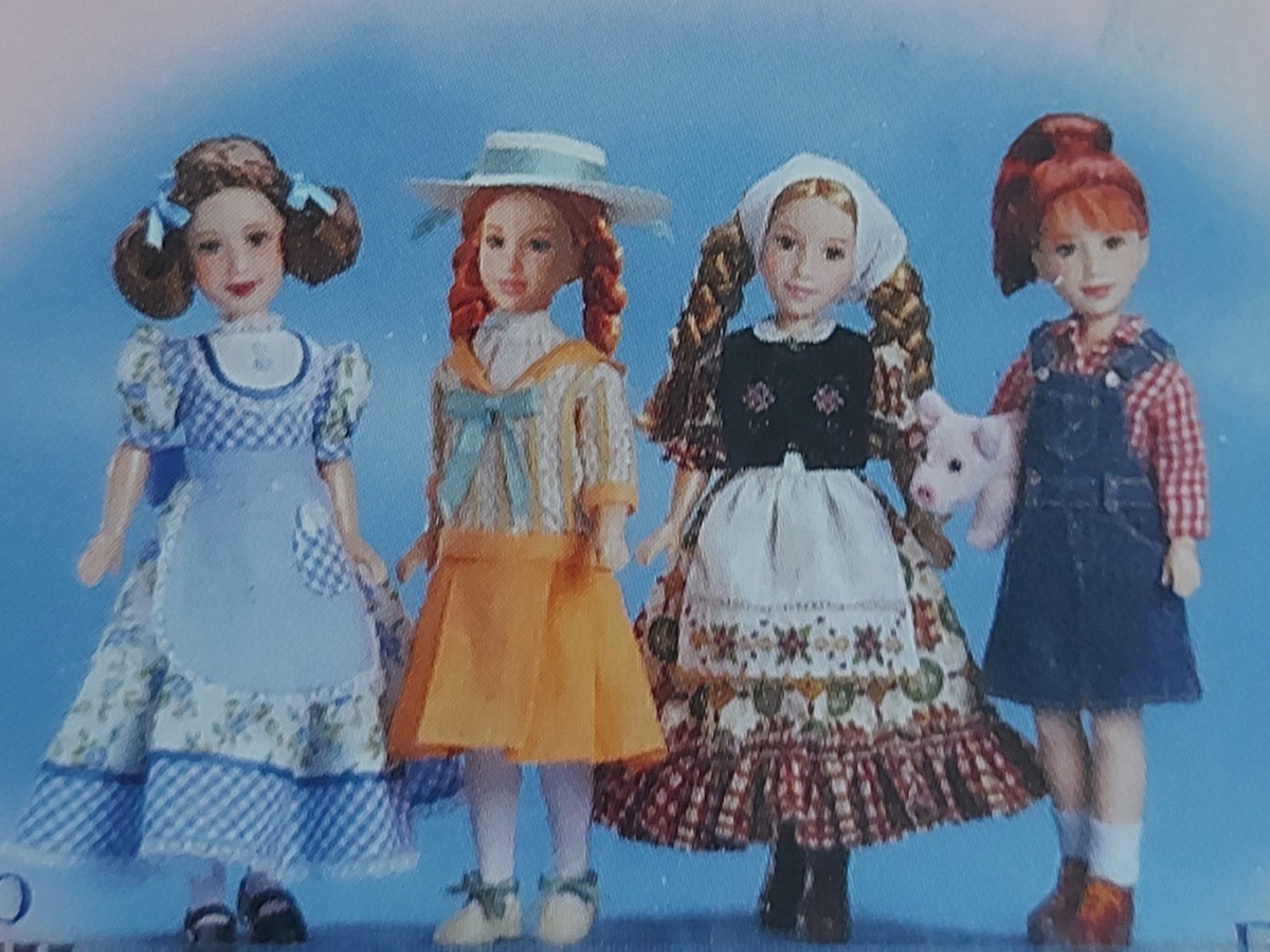 Литературные героини фирмы Mattell серии "When I Read I Dream" представлены куклами: Jo, Anna, Heidi, Fern. Фото автора канала