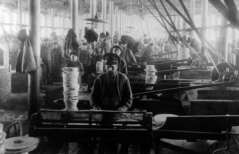 К мифу о том, что до революции рабочий жил лучше, чем в СССР.