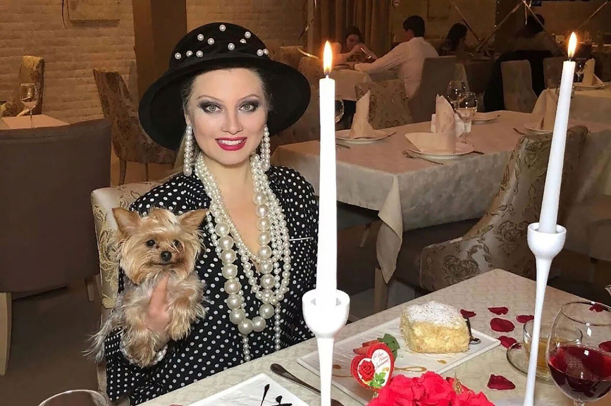 ЛЕНА ЛЕНИНА С СОБАЧКОЙ (фото из интернета)