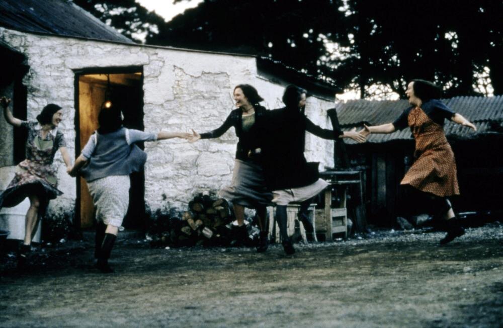 "Танцы во время Лугнассада" / Dancing at Lughnasa, Ирландия, Великобритания, США, режиссёр Пэт О`Коннор
