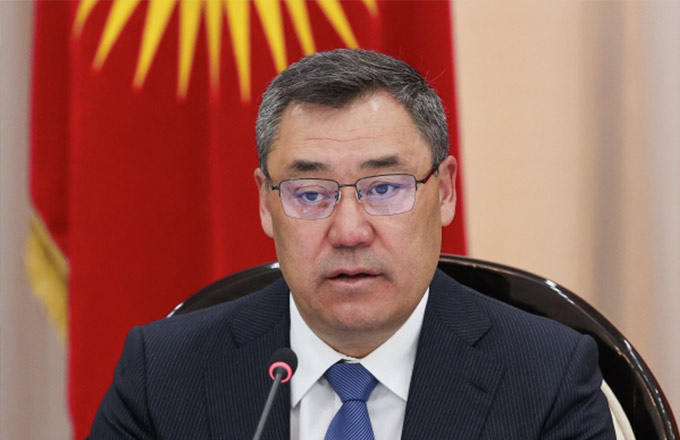 Первоначально Садыр Жапаров заявлял о том, что крупные месторождения страны, имеющие стратегическое значение, будут разрабатываться только государственной компанией.