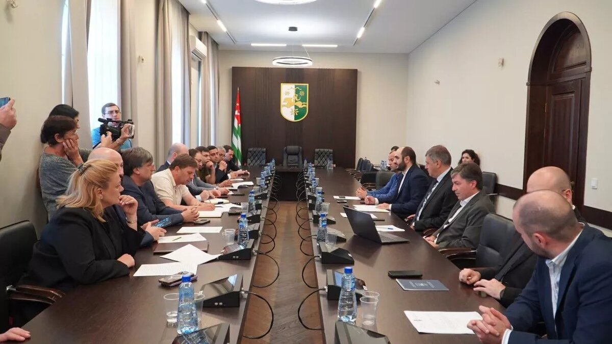 © Foto / Парламент Абхазии