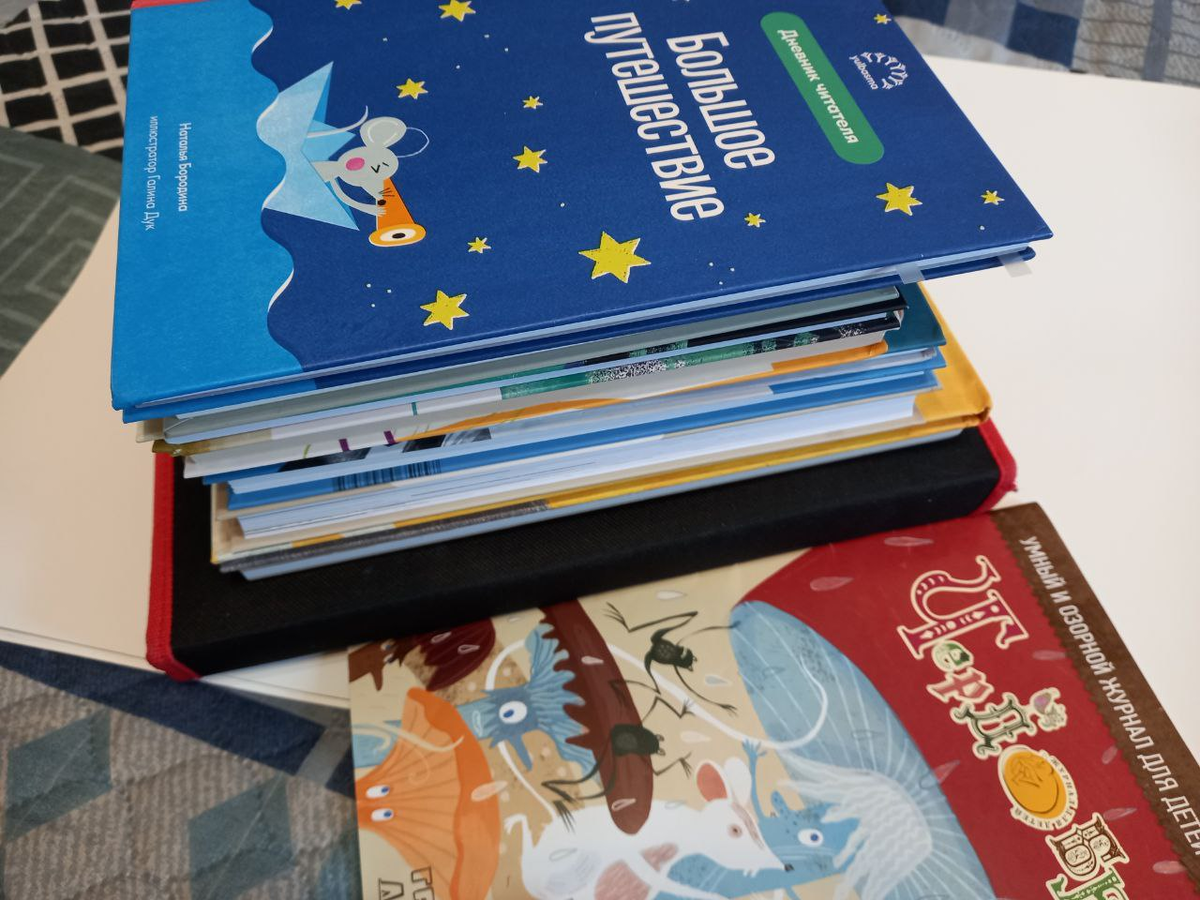 Сложно было собрать все сентябрьские покупки, некоторые уже так успели обжиться, что пришлось разыскивать) 