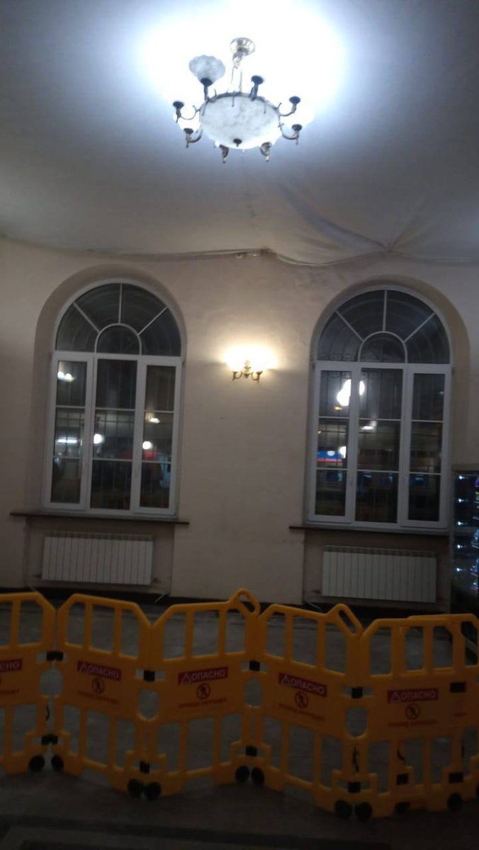    Обвал произошел в зале ожидания. Фото: t.me/sztproc