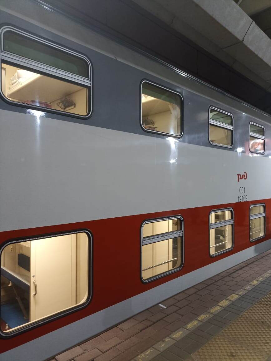 Фирменный поезд "Карелия"