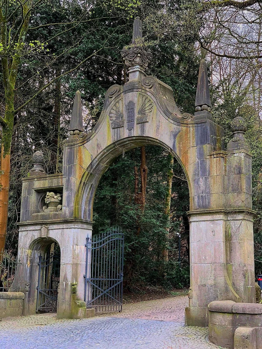 Ворота к замку 