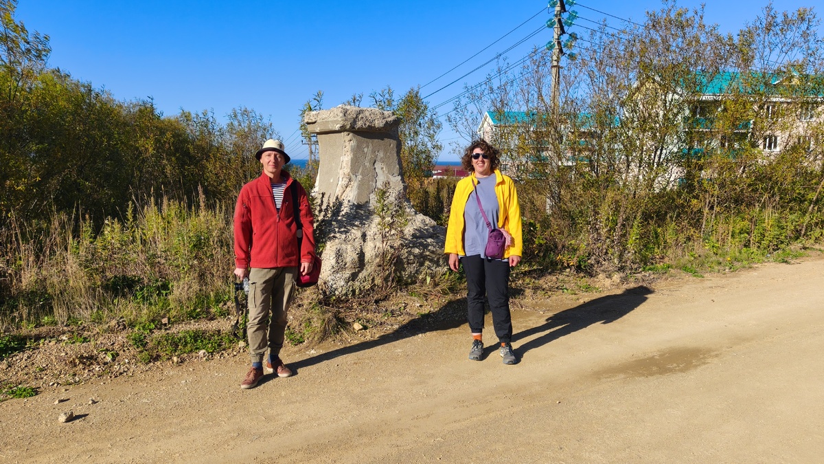 Всего лишь постамент, но с ним нам рассказали огромную историю про Лаперуза