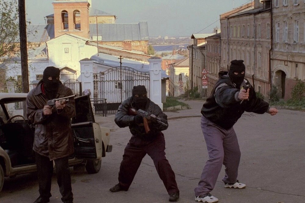    Съемки проходили в Нижнем Новгороде и его окрестностях — на улицах, во дворах и зданиях, знакомых местным жителям. Кадр из фильма