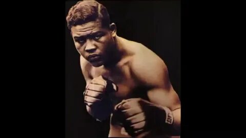 Он просто смотрел на противника холодным взглядом охотника и бил