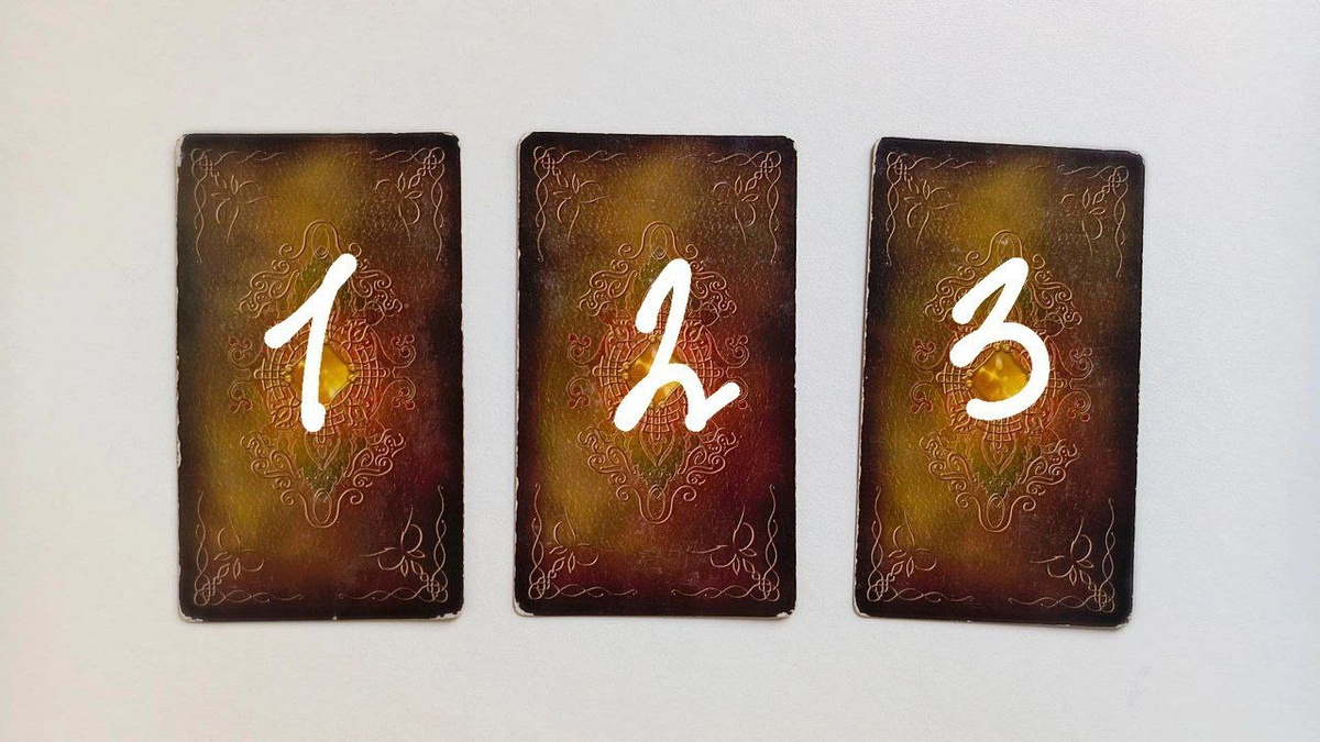 ❓Чем я могу вам помочь❓Моё имя Алия, я занимаюсь таро терапией, работаю со страхами, фобиями, тенью, через подсознание и разговор с душой Я люблю работать с бессознательным и подсознанием, просматриваю людей через видение и понимание мужской и женской психологии. Помогу пережить развод, выход из тяжёлых отношений, наладить семью, встретить новую любовь. А еще я люблю тему денег и бизнеса, регулярно провожу консультации по поводу реализации себя, поиска себя, и тд увеличения дохода в разы. Помогаю выйти из застоя, понять в чем ваш путь, где вы остановились, как понять и найти себяПоддержать канал, ваша благодарность 🙏Связаться со мной 8 982 494 04 24