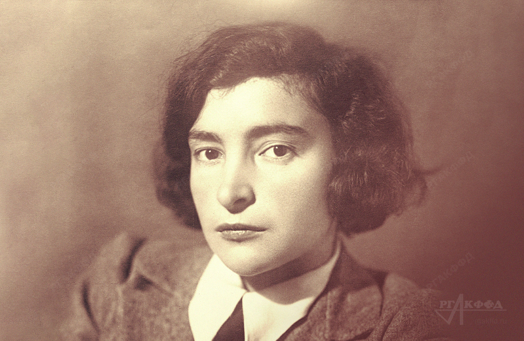 Портрет писательницы М.И. Алигер / Москва. 1948 г. / РГАКФФД. Арх.№ 2-12845