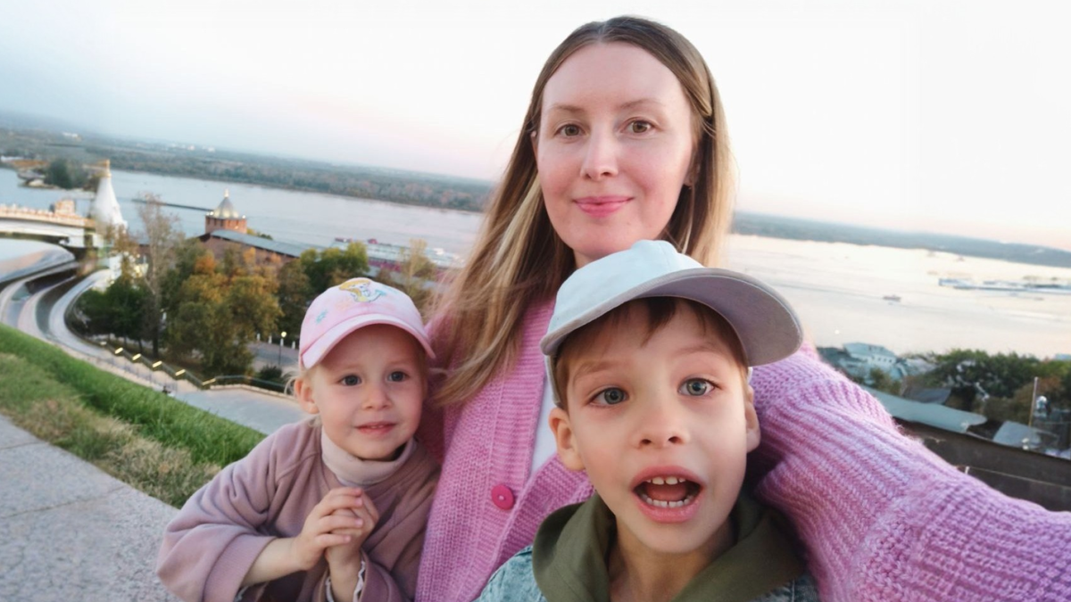    «Я простила её за всё»: утрата подтолкнула молодую маму стать наставником для других