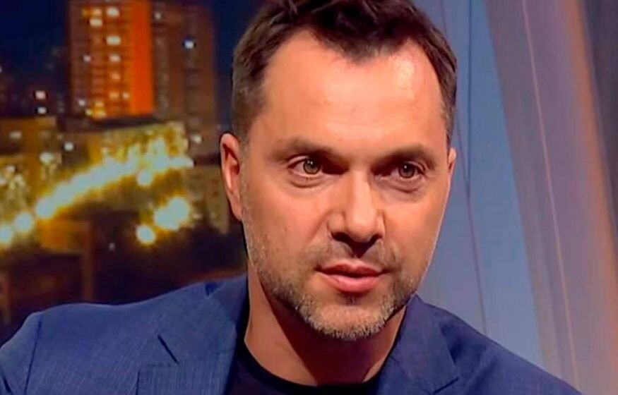    «Он пока никто, и звать его никак»: Подоляка о заявлении Арестовича* по Украине и России