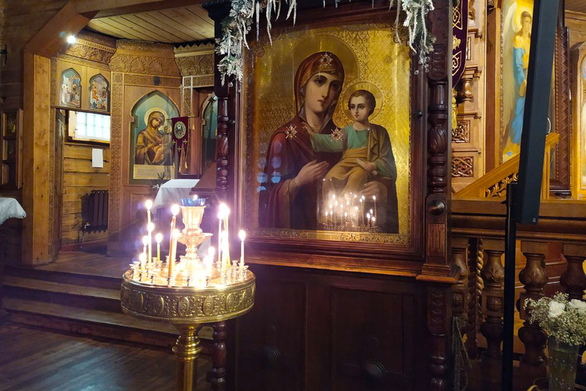 Любая святыня или святое изображение требует бережного и благоговейного отношения.  Фото: Фото: ФедералПресс / Татьяна Буторина