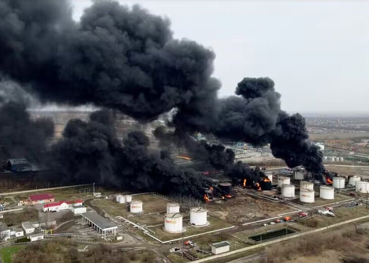     Атака на нефтебазу в Белгороде. Источник: sbs.com.au.