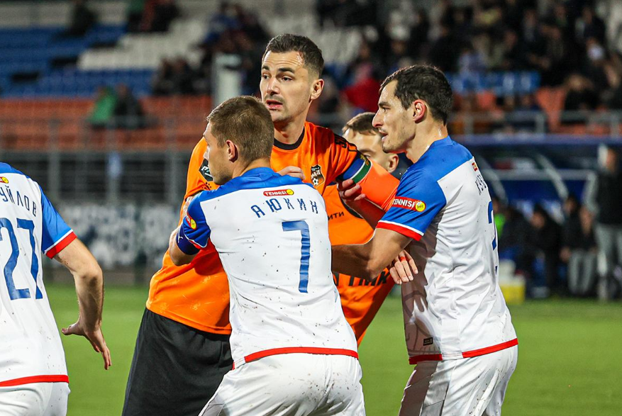 Эпизод матча. Источник: https://fc-ural.ru/novosti/glavnaya-komanda/porazhenie-ot-kamaza-na-vyezde 