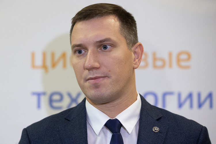    Вместо развития, освоения бюджетных миллиардов и решения цифровых проблем элегантными девелоперскими проектами Начвину, возможно, придется заниматься оптимизацией и ужиманием поясов.   
Фото: «БИЗНЕС Online»